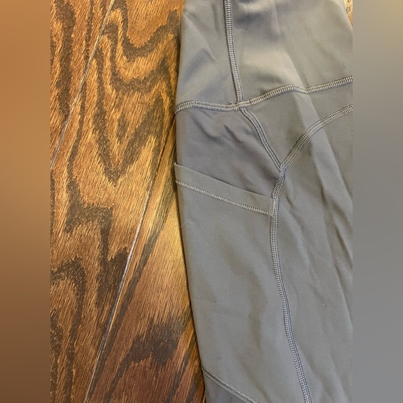 LULULEMON All The Right places crop II 23”inseam gray size 6 - Picture 5 of 7